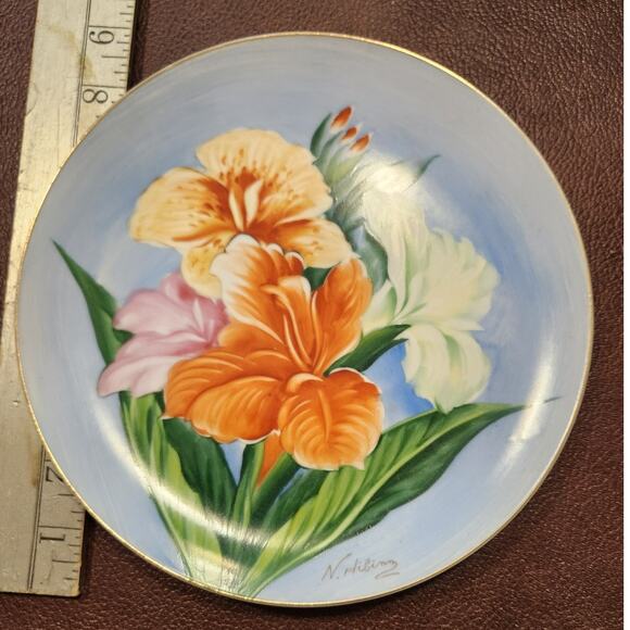 Vintage Porcelain Plate Hand painted Artist Signed Made in Japan - Picture 1 of 2